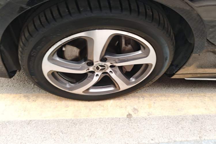 Used Mercedes-Benz E-Class 2017 E 300 L Sporty and Stylish Model
