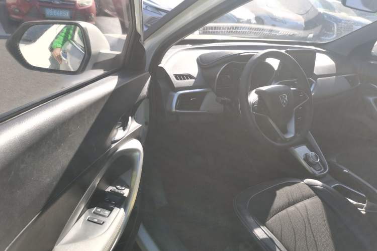 Used Baojun 510 2017 1.5L Automatic Fashion Model
