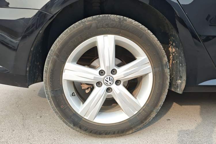 Used Volkswagen Lavida 2017 1.6L Manual Fashion Edition