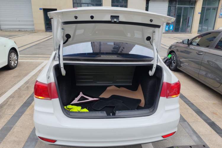 Used Volkswagen Santana 2016 1.6L Automatic Comfort Edition
