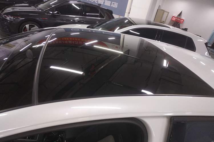 Used Volkswagen Golf 2025 300TSI R-Line
