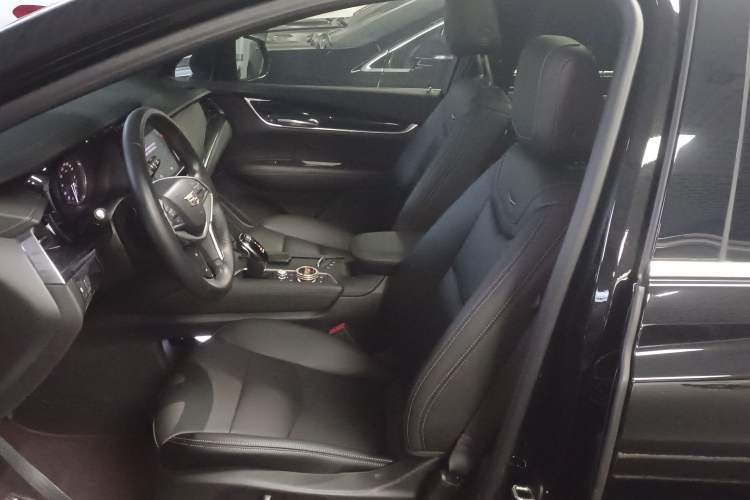 Used Cadillac XT5 2022 2.0T Two-Wheel Drive Luxury Version
