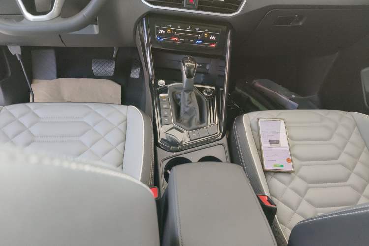 Used Volkswagen Tayron 2024 300TSI Two-Wheel-Drive Luxury Plus Advanced Version
