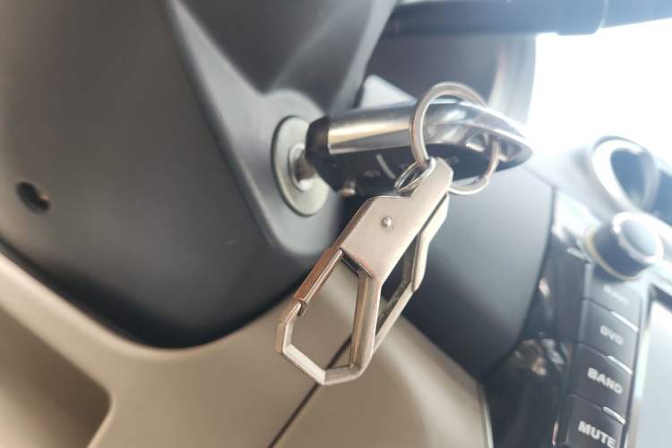 Used Changan Alsvin V3 2012 1.3L Manual Comfort Version China IV Standard
