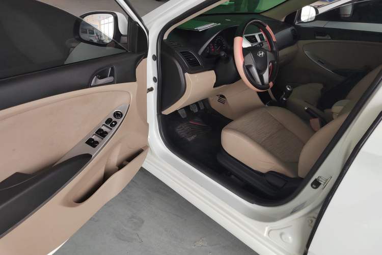 Used Hyundai Verna 2014 1.4L Manual Smart GLS Trim
