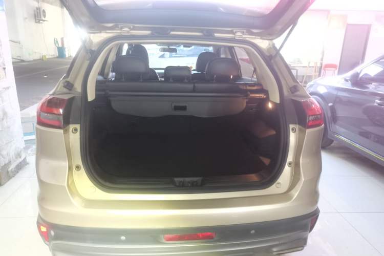 Used Geely Auto Emgrand X7 Sport 2018 1.8TD Automatic Two-Wheel Drive Zhiya Model
