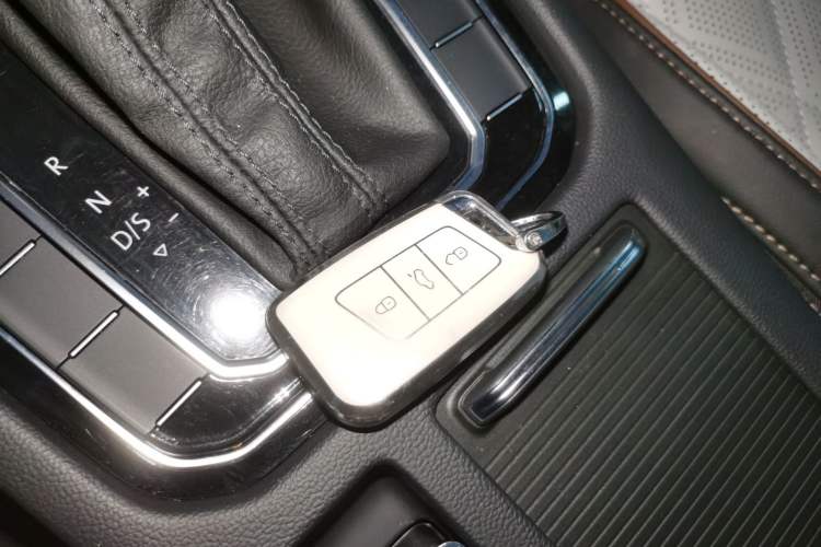 Used Volkswagen Magotan 2023 2 Million Units Commemorative Edition 330TSI DSG Luxury Version
