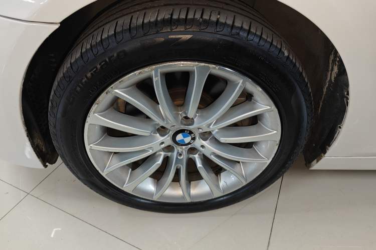 Used BMW 5 Series 2014 525Li Luxury Design Package
