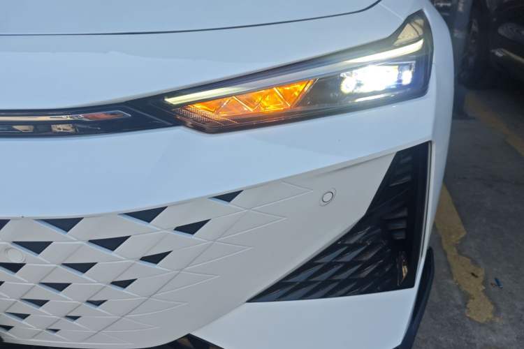 Used Changan UNI-V 2024 1.5T Prestige Sport Edition
