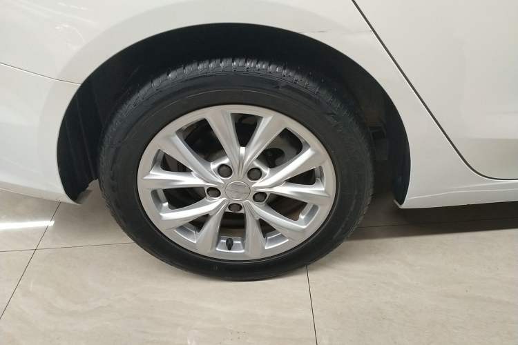 Used Roewe i5 2020 1.5L Manual 4G Connect Luxury Edition