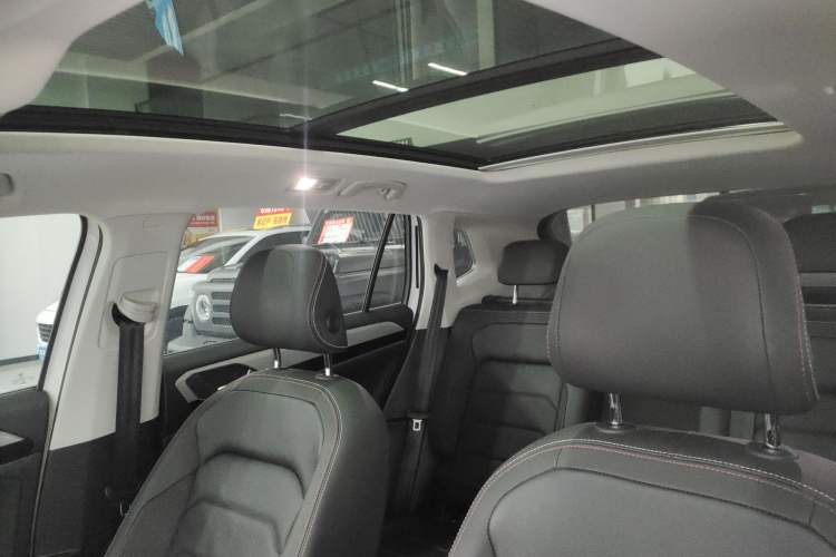 Used Volkswagen Tayron 2021 330TSI Two-Wheel Drive Luxury Smart Connectivity Version