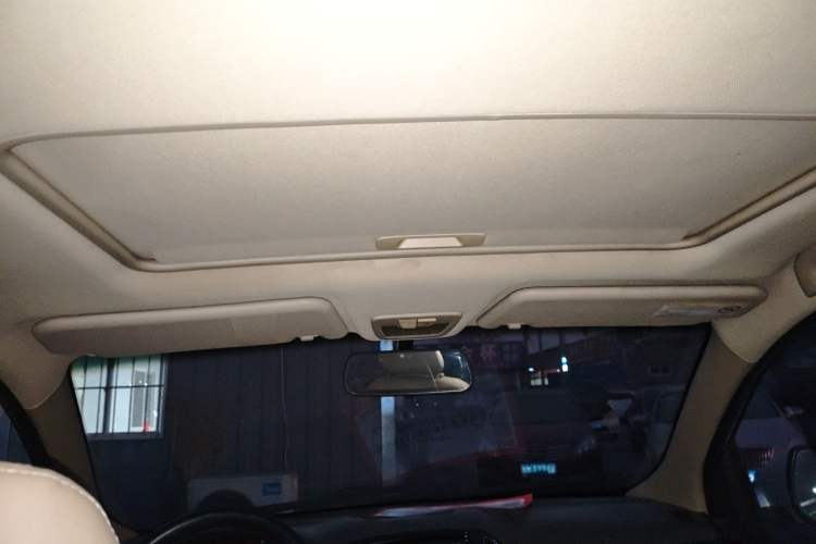 Used Baojun 730 2014 1.5L Manual Luxury Navigation ESP Version 7 Seats