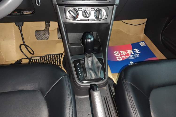 Used Volkswagen Santana 2015 1.6L Automatic Fashion Edition
