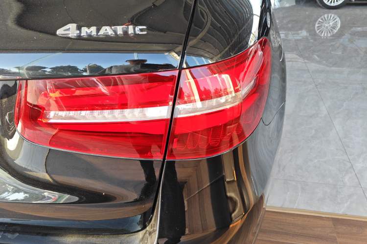 Used Mercedes-Benz GLC 2019 Facelift GLC 260 L 4MATIC Luxury Model
