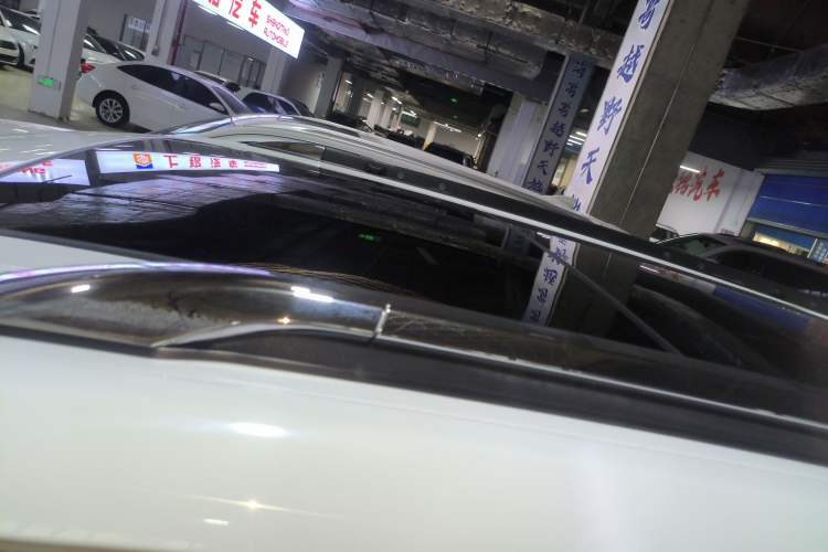 Used  Commander 2018 2.0T Two-Wheel Drive Enjoy Edition China V
