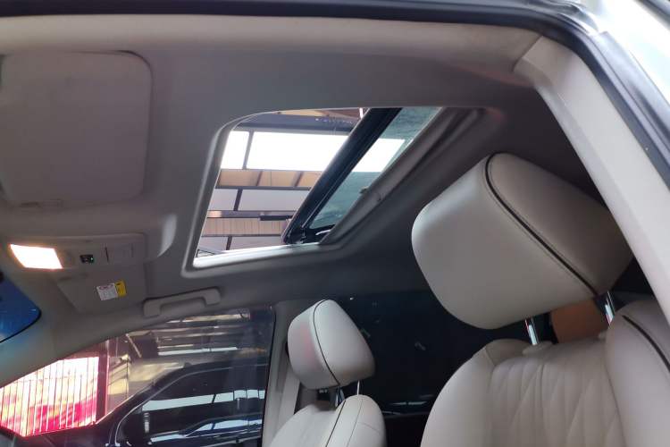 Used Buick GL8 2021 Land Cruiser Executive Class 652T Luxury Model