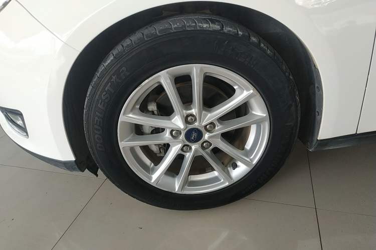 Used Ford Focus 2015 Hatchback 1.6L Automatic Fashion Edition