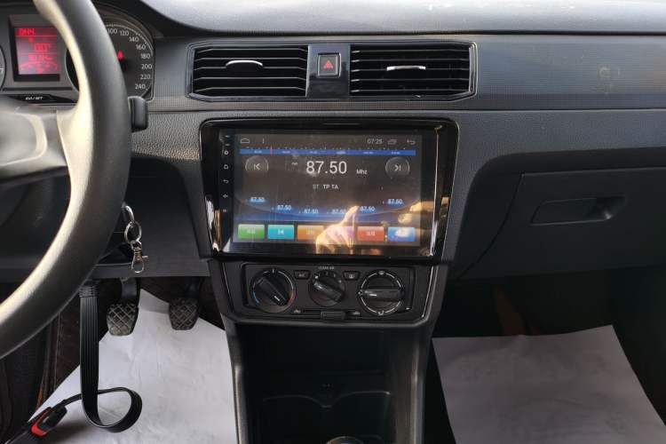 Used Volkswagen Santana 2016 1.4L Manual Fashion Edition