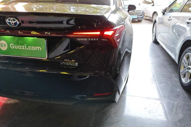 Used Toyota Avalon 2019 Dual-Engine 2.5L XLE Prestige Version China VI Standard