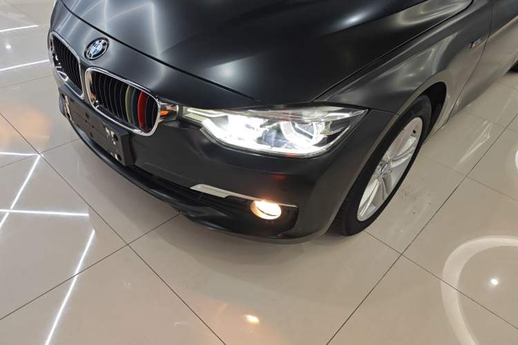 Used BMW 3 Series 2016 320Li Ambition Model
