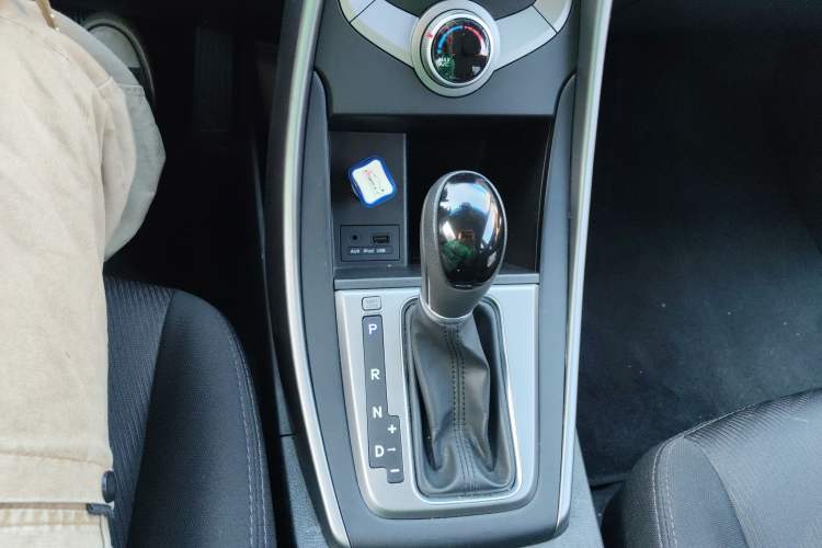 Used Hyundai Elantra 2015 1.6L Automatic Fashion Model