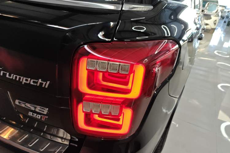 Used GAC Trumpchi GS8 2017 320T Two-Wheel Drive Luxury Smart Connectivity Version (7 Seats)
