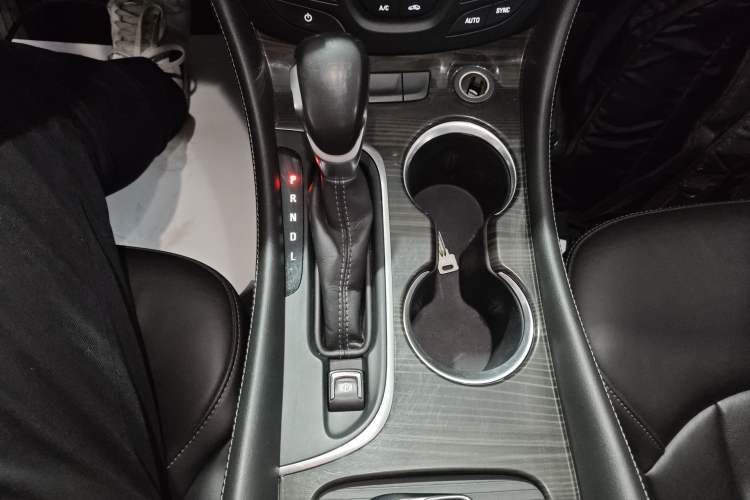 Used Buick Envision 2019 20T Two-Wheel Drive Elite Version China VI Standard
