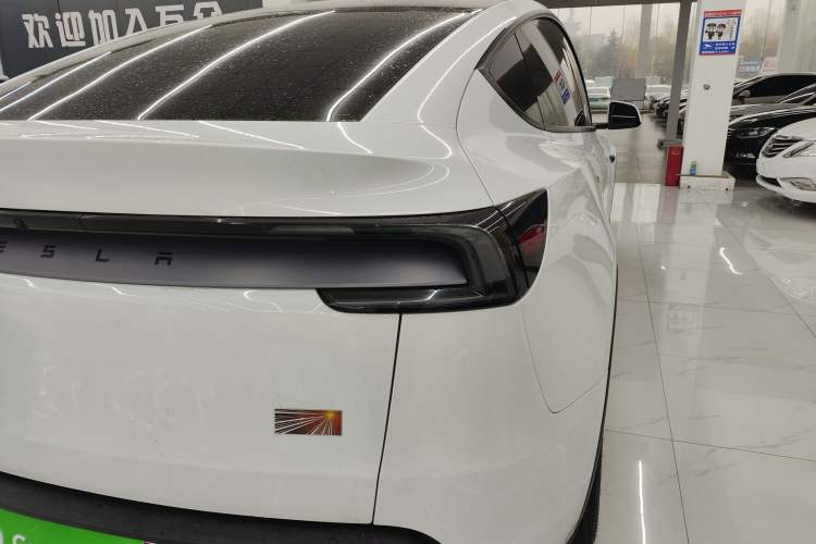 Used Tesla Model Y 2025 Rear-Wheel-Drive Version
