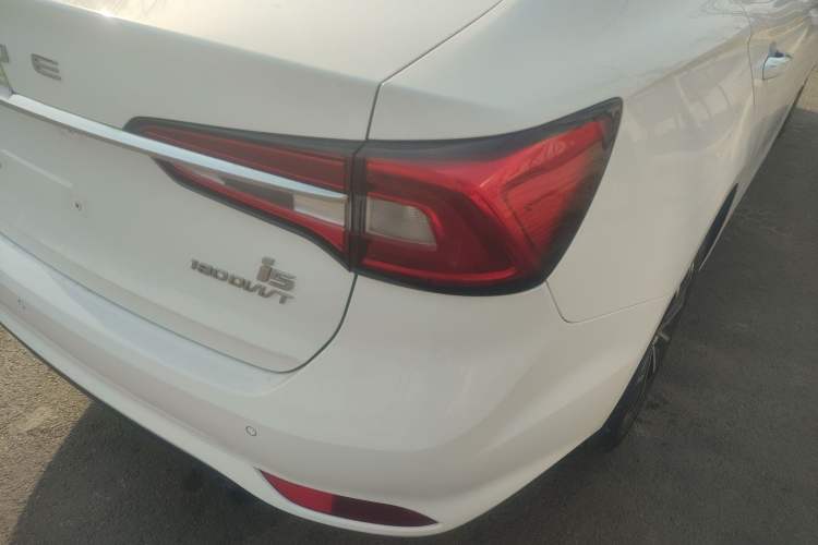 Used Roewe i5 2020 1.5L Automatic 4G Connect Luxury Flagship Edition
