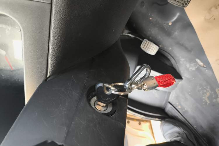 Used Wuling Zhiguang 2020 1.2L Van Utility Model China VI Emission Standard 2 Seats LSI
