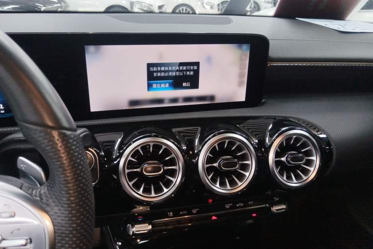 Used Mercedes-Benz A-Class 2022 Revised Version A 200 L Sport Sedan Fashionable Style
