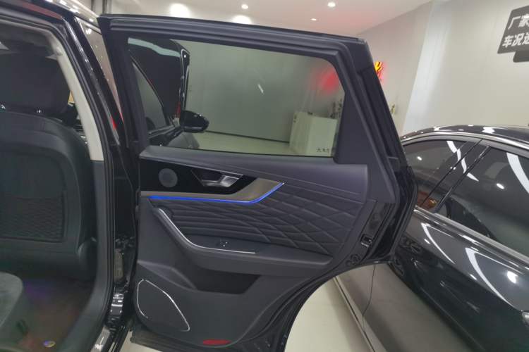Used Hongqi HS5 2022 Revised Version 2.0T Smart Connect Flagship Edition
