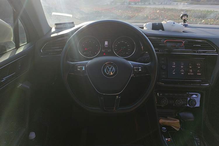 Used Volkswagen Tiguan L 2019 330TSI Automatic Two-Wheel Drive Smart Luxury Version China VI Standard