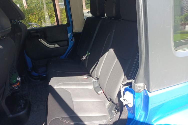 Used  Wrangler 2014 3.0L Sahara Four-Door Edition
