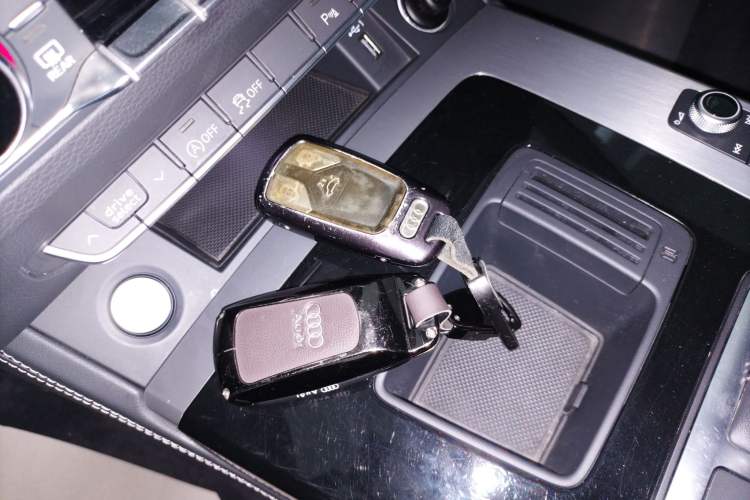 Used Audi Q5L 2022 40T Fashionable and Dynamic Model
