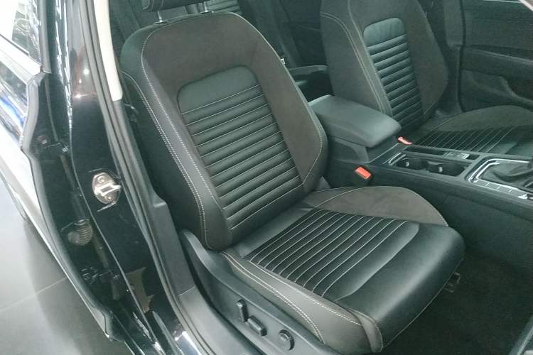 Used Volkswagen Magotan 2020 280TSI DSG Comfort Edition
