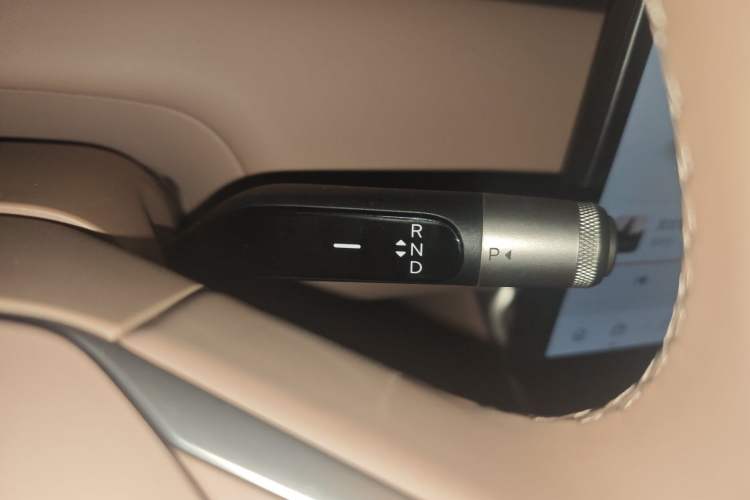 Used ONVO Luxeed L90 2025 Model—Max Six-Seater Version