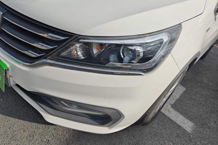 Used Baojun 310W 2017 1.5L Manual Fashion Model China V
