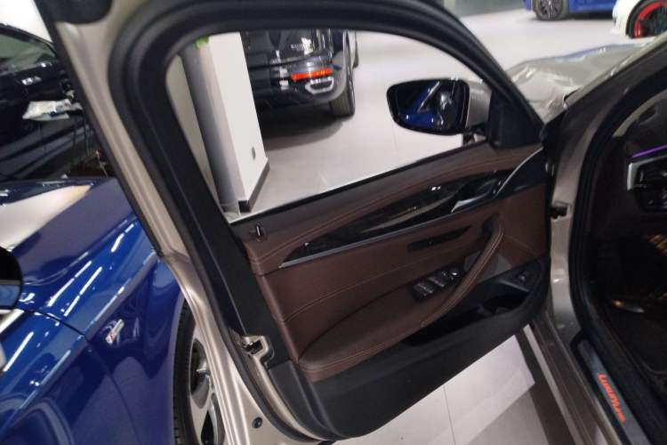 Used BMW 5 Series 2022 Restyled 525Li Luxury Package
