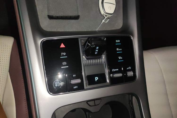 Used BYD Seal 07 DM-i 2025 Intelligent Driving Version DM-i 1.5L 125 km Luxury Edition
