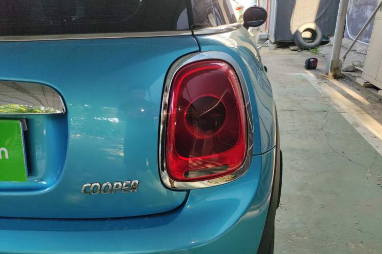 Used  MINI 2016 1.5T COOPER
