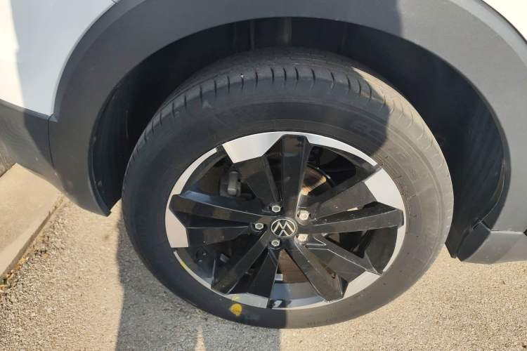 Used Volkswagen Tacqua 2021 200TSI DSG JoyConnect Edition
