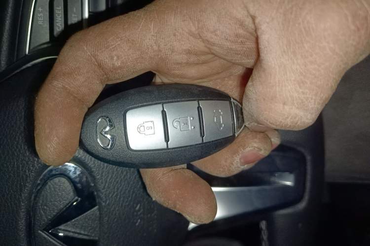 Used Infiniti Q50L 2018 2.0T Enjoyment Edition China V standard
