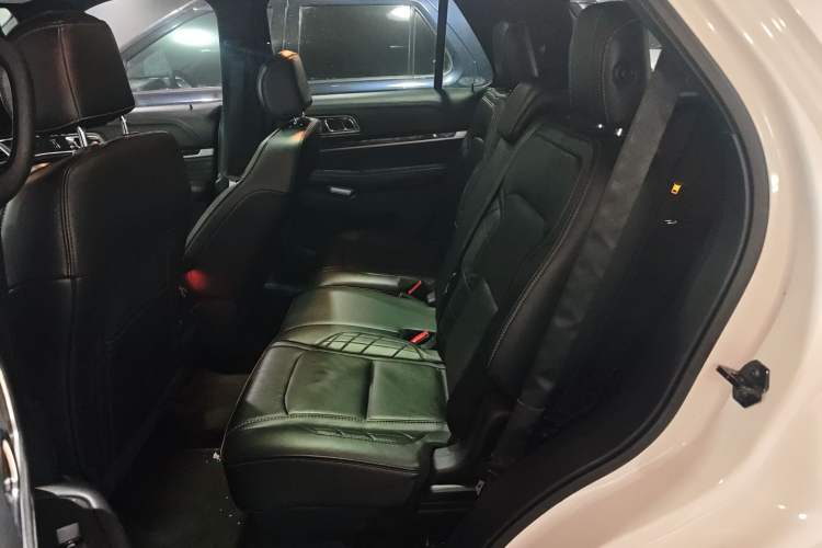 Used Ford Explorer 2017 3.5T Platinum Edition