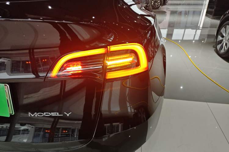 Used Tesla Model Y 2022 Rear-Wheel-Drive Version