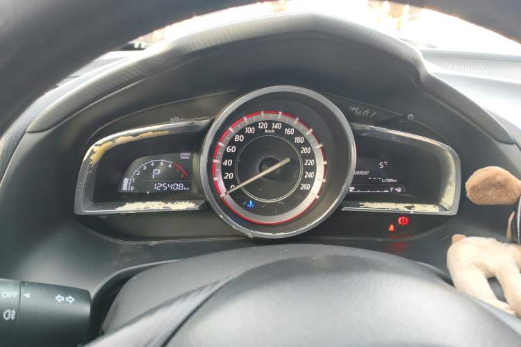 Used Mazda Mazda 3 Axela 2014 Sedan 1.5L Automatic Comfort Model