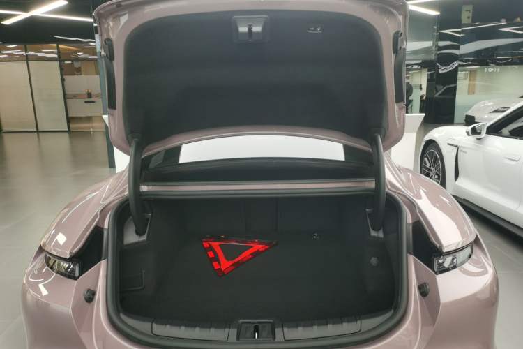 Used Porsche Taycan 2022-Year Updated Taycan