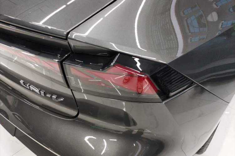 Used Changan UNI-V 2022 1.5T Prestige Version
