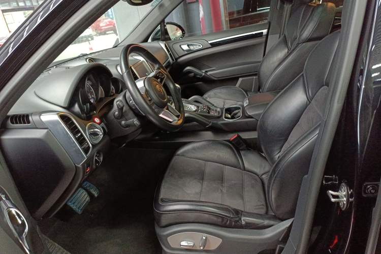 Used Porsche Cayenne 2016 Cayenne Platinum Edition 3.0T