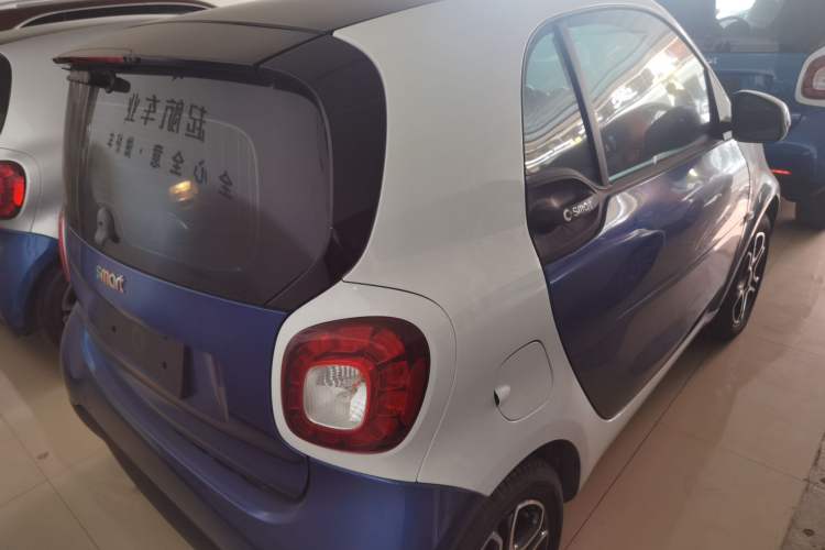 Used  fortwo 2017 1.0L 52kW New Sound Special Edition China V Emission Standard
